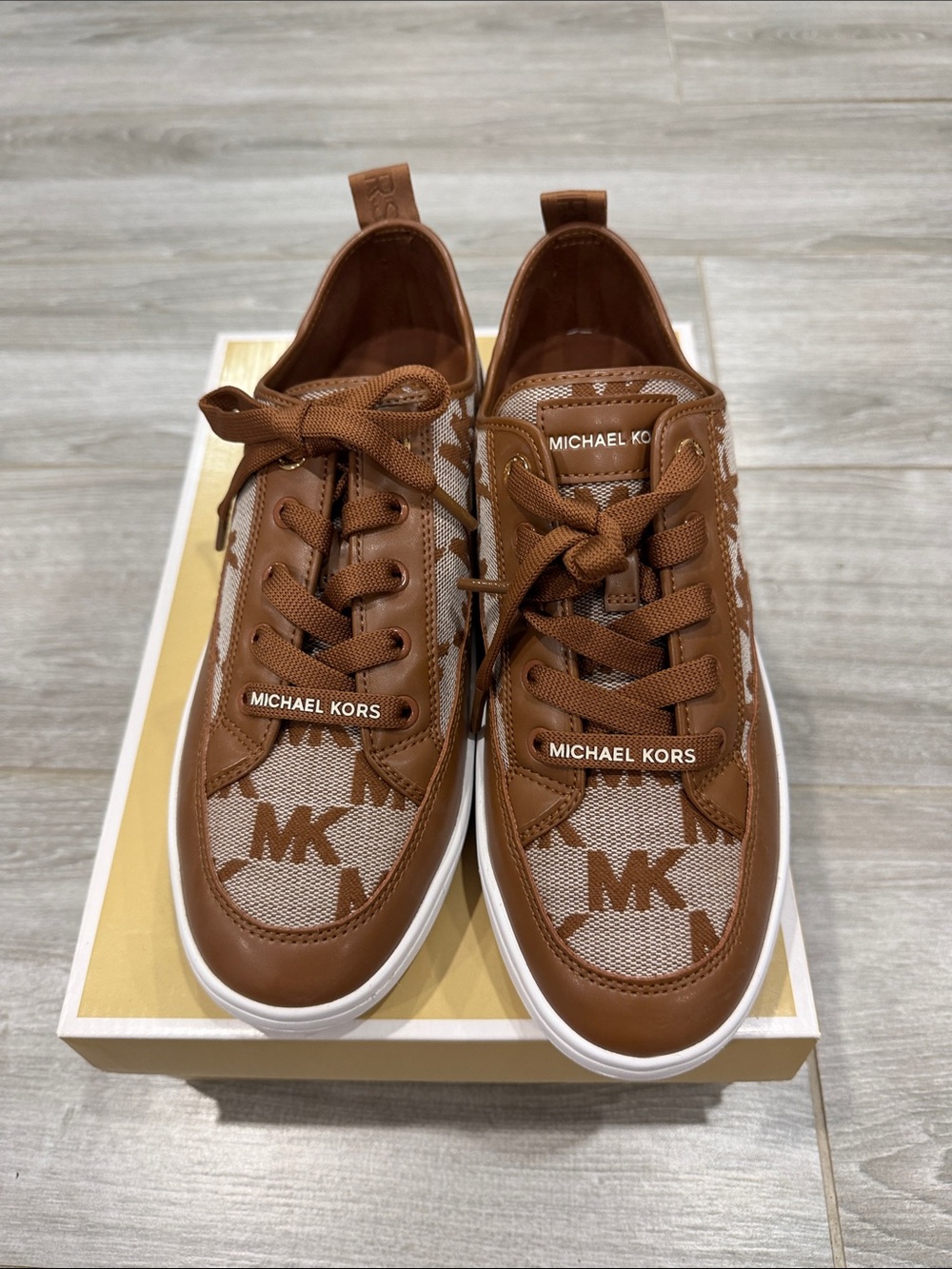 Michael Kors Brown MK Logo Low-Top Sneakers size 10